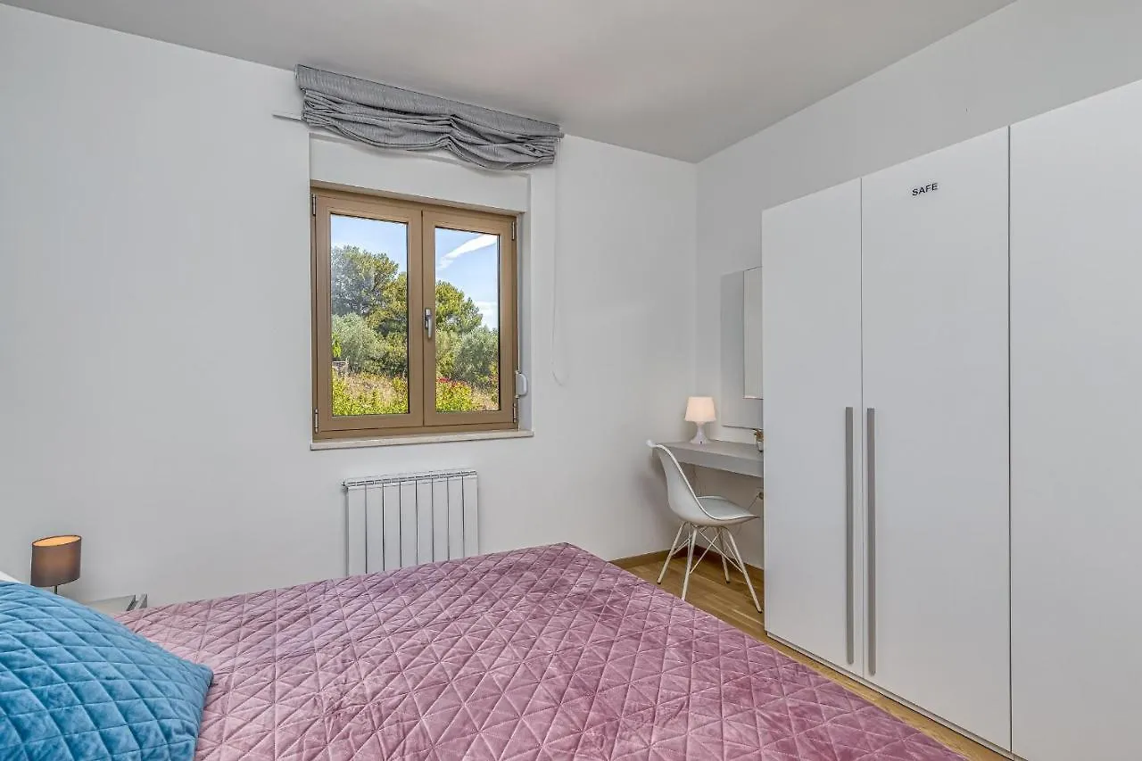 Apartment Stoja Pula 0*,  Croatia